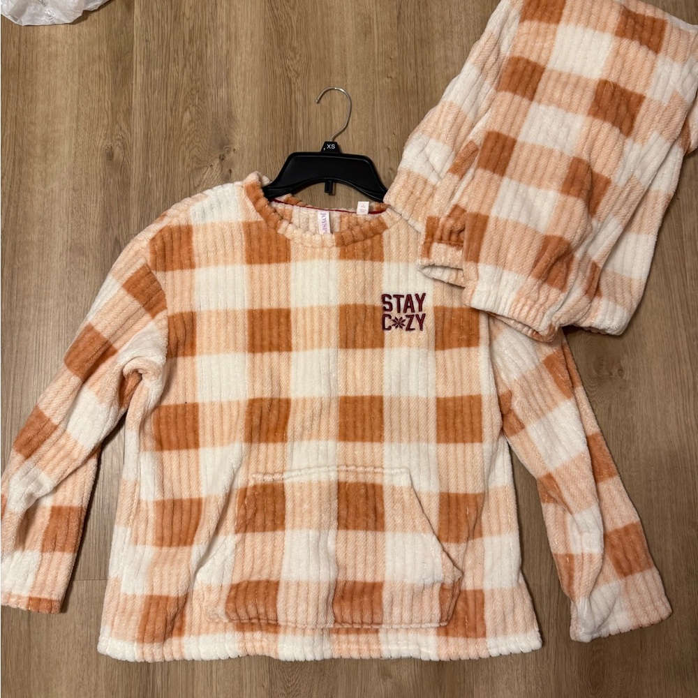 Orange/cream PJ set